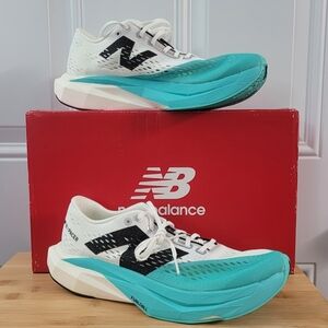 New Balance White and Turquoise Athletic Shoes